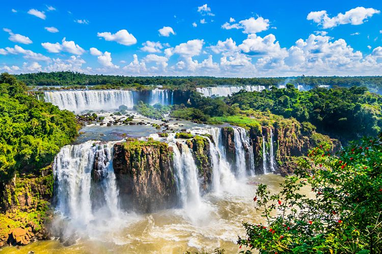 Iguazu Falls: Keajaiban Air Terjun di Perbatasan Brazil-Argentina